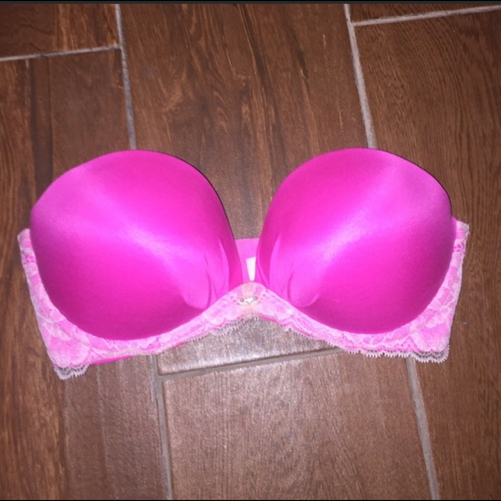 Victoria’s Secret strapless bra 32D